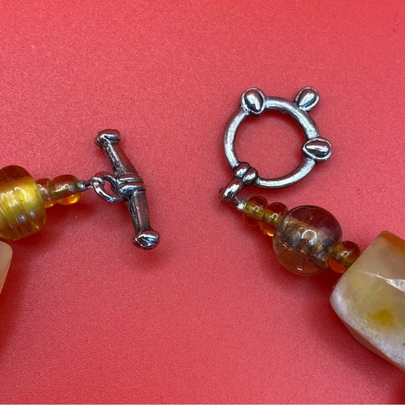 Acrylic Beaded 80’s Bracelet - Picture 3 of 5